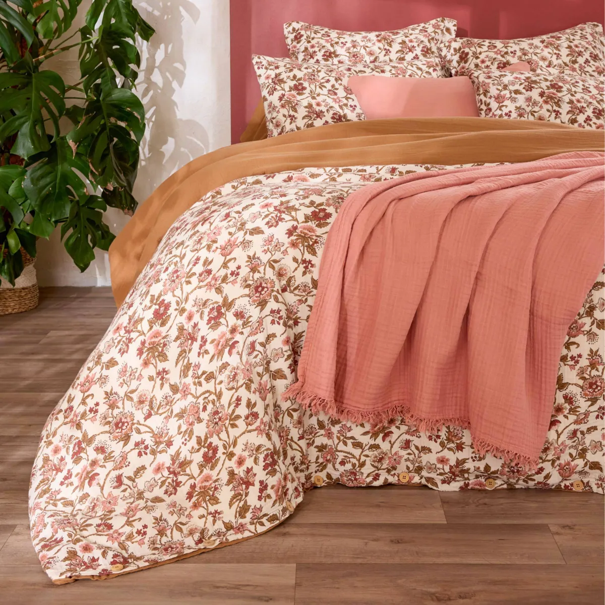 EM - Housse de couette réversible 200 x 200 cm Gaze de coton imprimée GAIA DAHLIA Camel