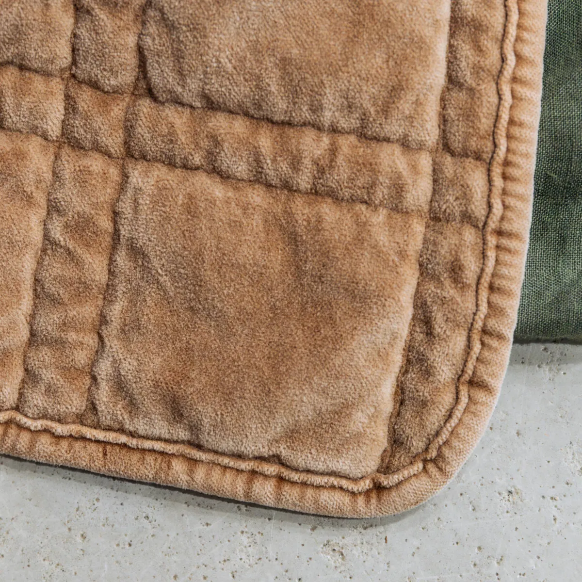 Copriletto in velluto a coste (240 x 220 cm) Livia Camel