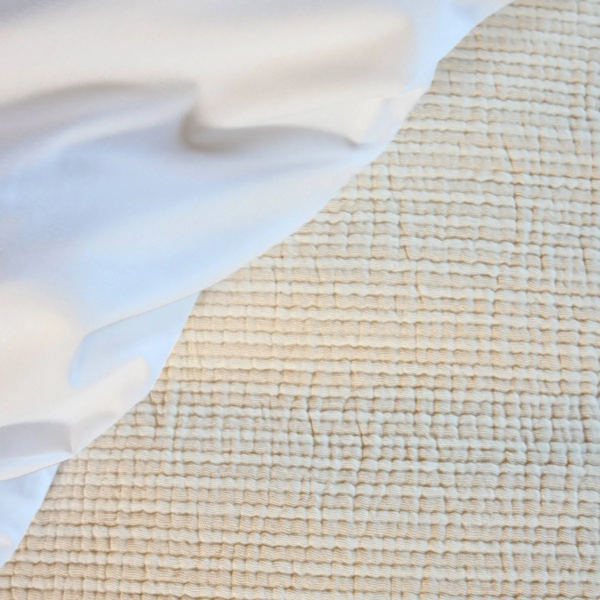 Copripiumino in garza di cotone trapuntata (200 x 200 cm) Oria Beige