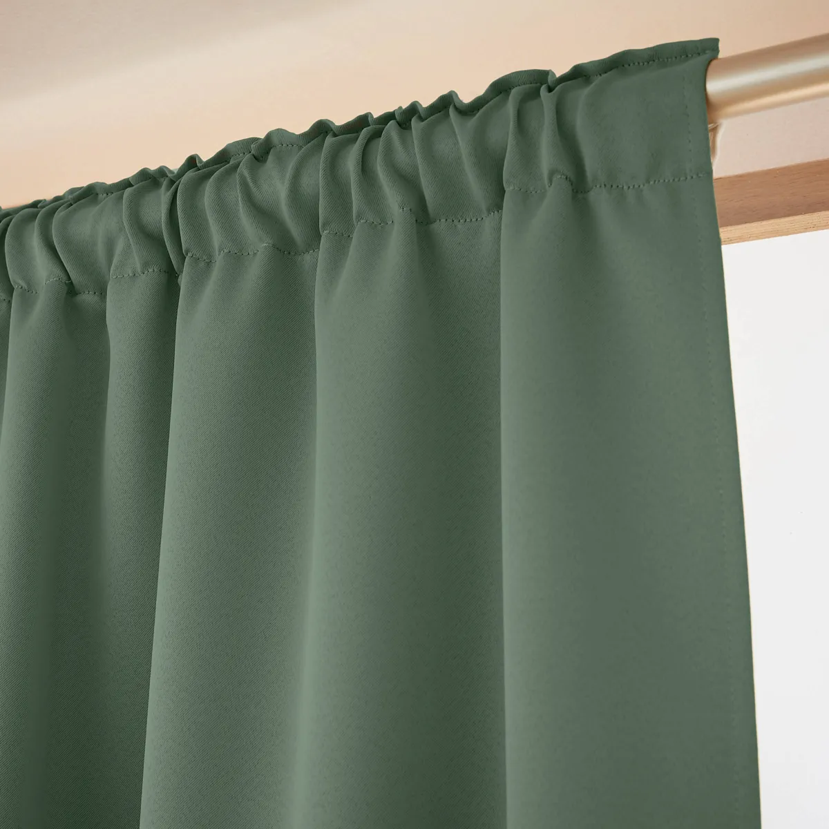 Tenda semi-oscurante termica con passanti nascosti (140 x 240 cm) Nocta Verde rosmarino