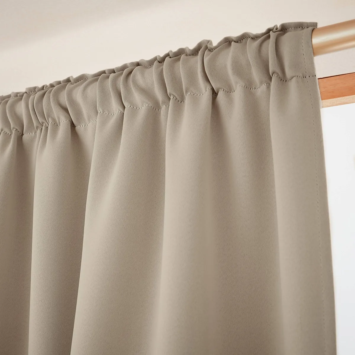 Tenda semi-oscurante termica con passanti nascosti (280 x 240 cm) Nocta Ecru