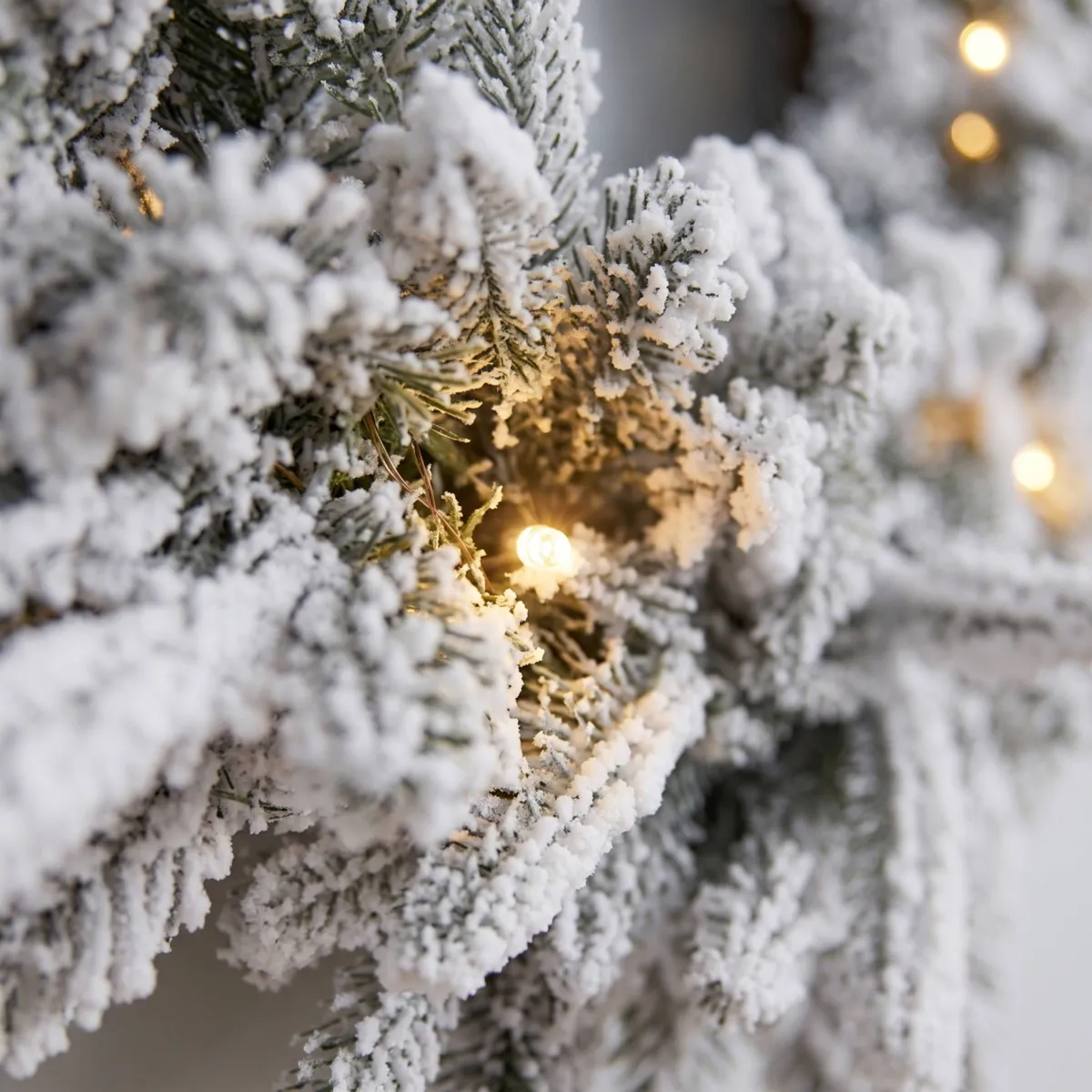 Ghirlanda natalizia luminosa (D60 cm) Lucania Verde innevato e bianco caldo
