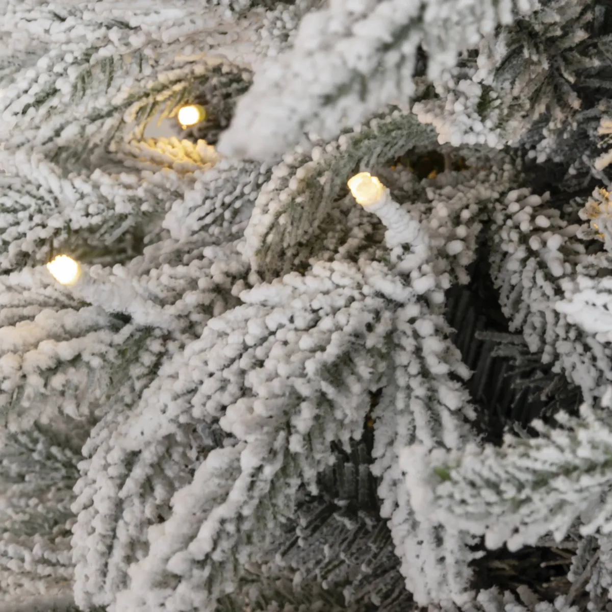 Albero di Natale artificiale luminoso 320 LED (H180 cm) Lucania Verde innevato e bianco caldo