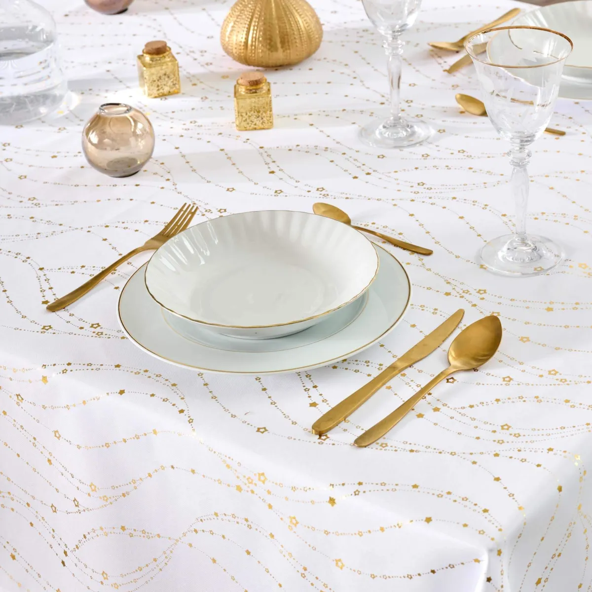 Tovaglia rettangolare effetto anti macchia per Natale (150 x 300 cm) Lumia Bianco e oro