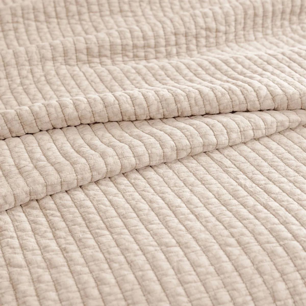 Copriletto trapuntato in cotone (260 x 240 cm) Mira Beige