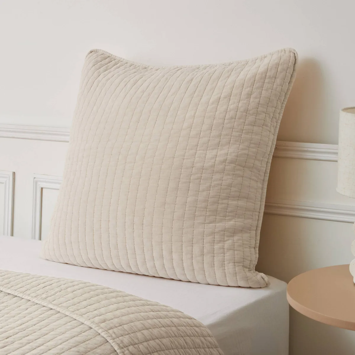 Federa quadrata in cotone trapuntato (60 x 60 cm) Mira Beige