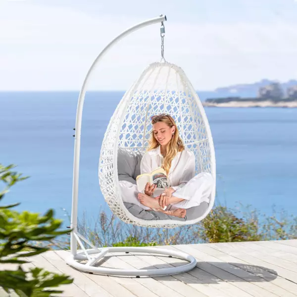 Loveuse suspendue en r�sine tress�e Coral Blanche