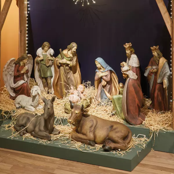 Les 11 grands santons (Hauteur 94 cm) de Paul