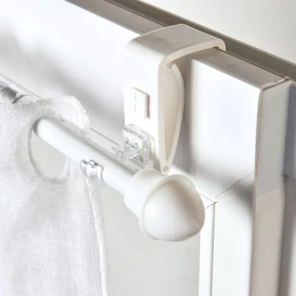S�t med 2 Clip Hvide gardinstangsholdere