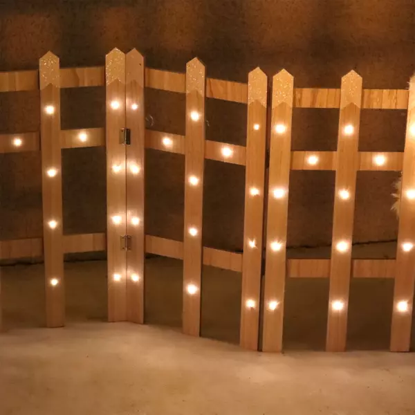LED Zaun aus Holz Warmwei� 42 LEDs