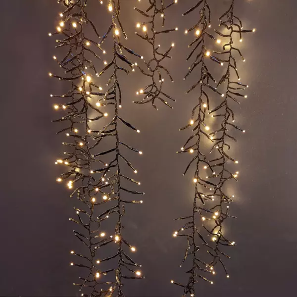 Cascade lumineuse 2 m 480 LED c�ble noir Effet scintillant Blanc chaud