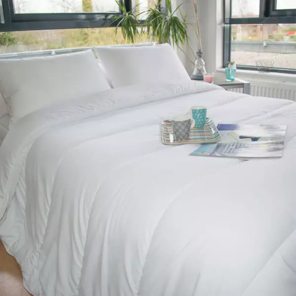 Couette (200 x 200 cm) Respirante et L�g�re Blanche