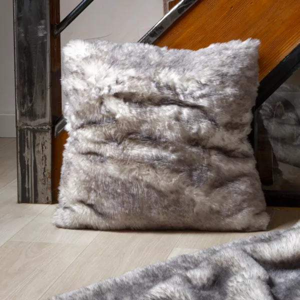 Coussin carr� fausse fourrure (50 x 50 cm) Manaslu Gris