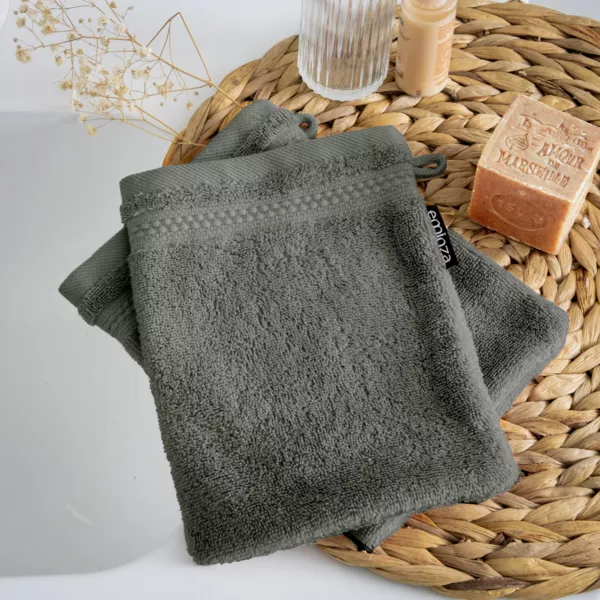 Conjunto de 2 guantes de ba�o de algod�n org�nico. (15 x 21 cm) M�line Verde romero