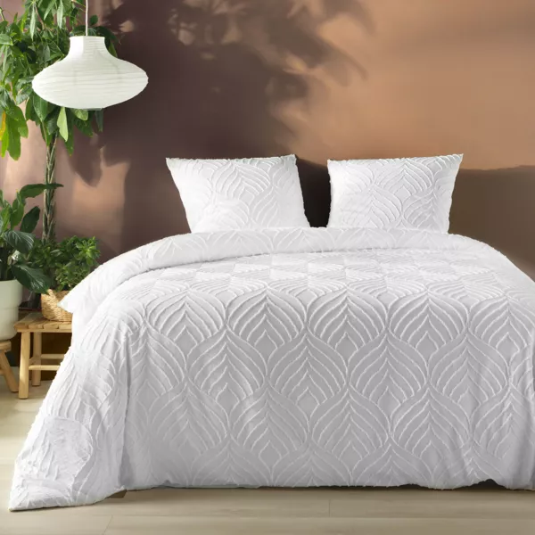 Housse de couette et deux taies microfibre tuft�e (260 x 240 cm) Heltie Blanche