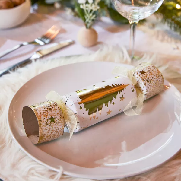 S�t med 6 guld juletr� crackers