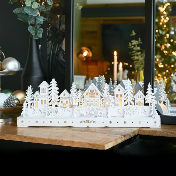 Sc�ne de vie lumineuse � piles en bois (45 x H15 cm) Village enchant�