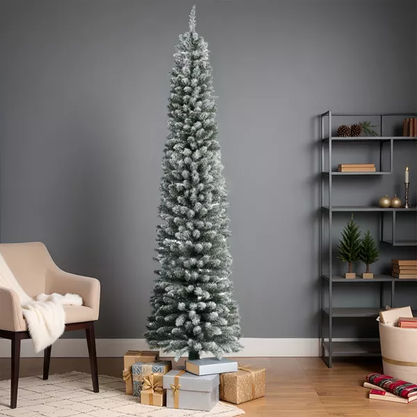 Kunstkerstboom Narrow H300 cm besneeuwd groen