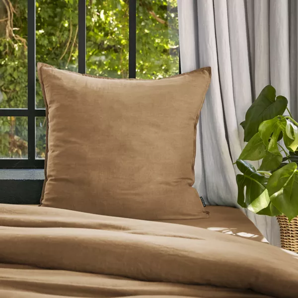 Quadratischer Kopfkissenbezug aus gewaschenem TENCEL™ Lyocell (63 x 63 cm) Olivia Camel
