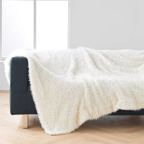 Kuscheldecke aus Kunstfell (220 x 240 cm) Schaf Cremewei�