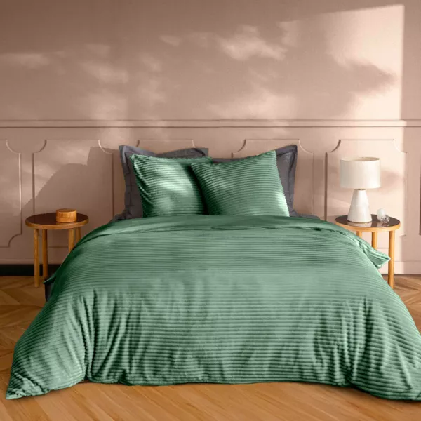 Housse de couette et deux taies d'oreiller flanelle (240 x 220 cm) Veloutea Vert c�dre