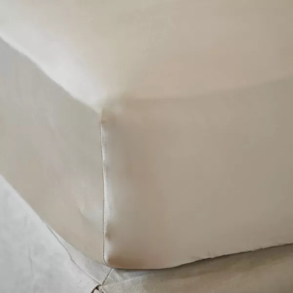 Lenzuolo sotto con angoli in raso di bamb� (90 x 200 cm) Sienna Beige
