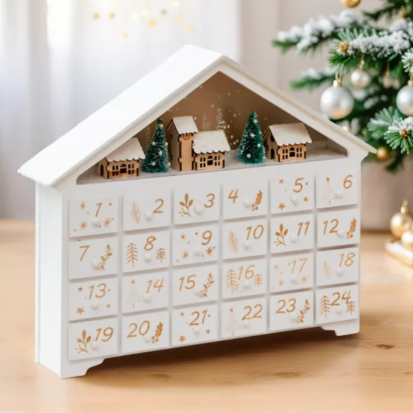 P�fyldningskalender til jul i tr� (H33 cm) Skovhus Hvid