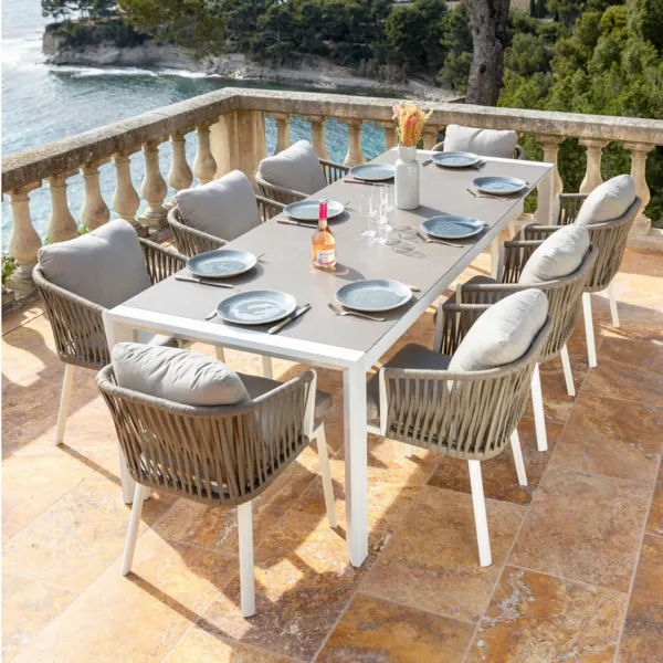 Table de jardin extensible en aluminium 12 places (180/240/300 x 96 cm) Amalfi Blanc et taupe