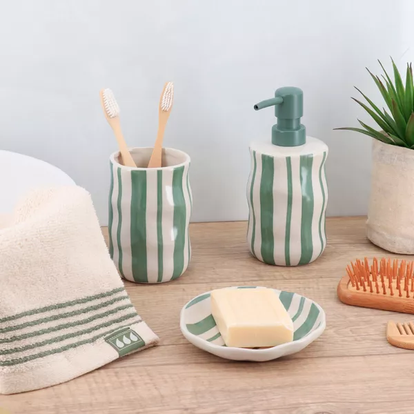 Set gobelet distributeur et porte-savon grès rayé Jeanne Vert sauge
