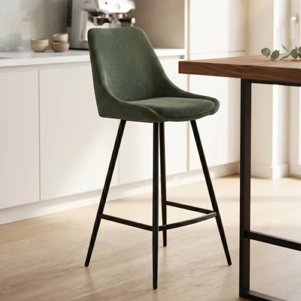 Conjunto de 2 taburetes de isla central con respaldo de terciopelo acanalado (Asiento 67cm) Juno Verde Pino