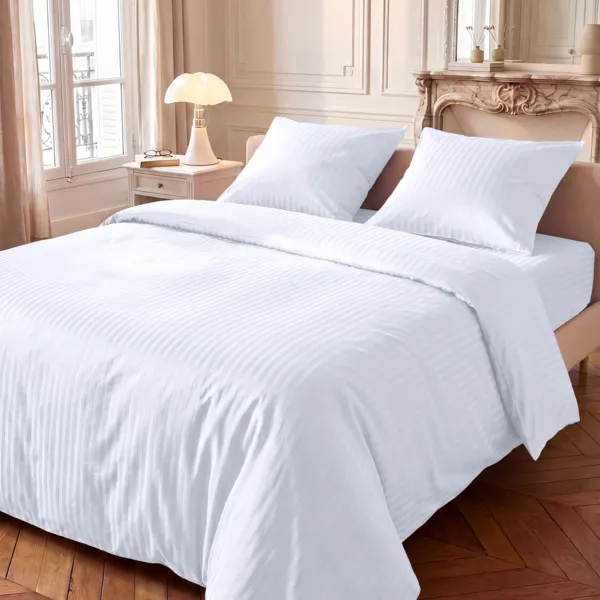 Housse de couette et deux taies d'oreiller satin de coton (260 x 240 cm) Anselme Blanc
