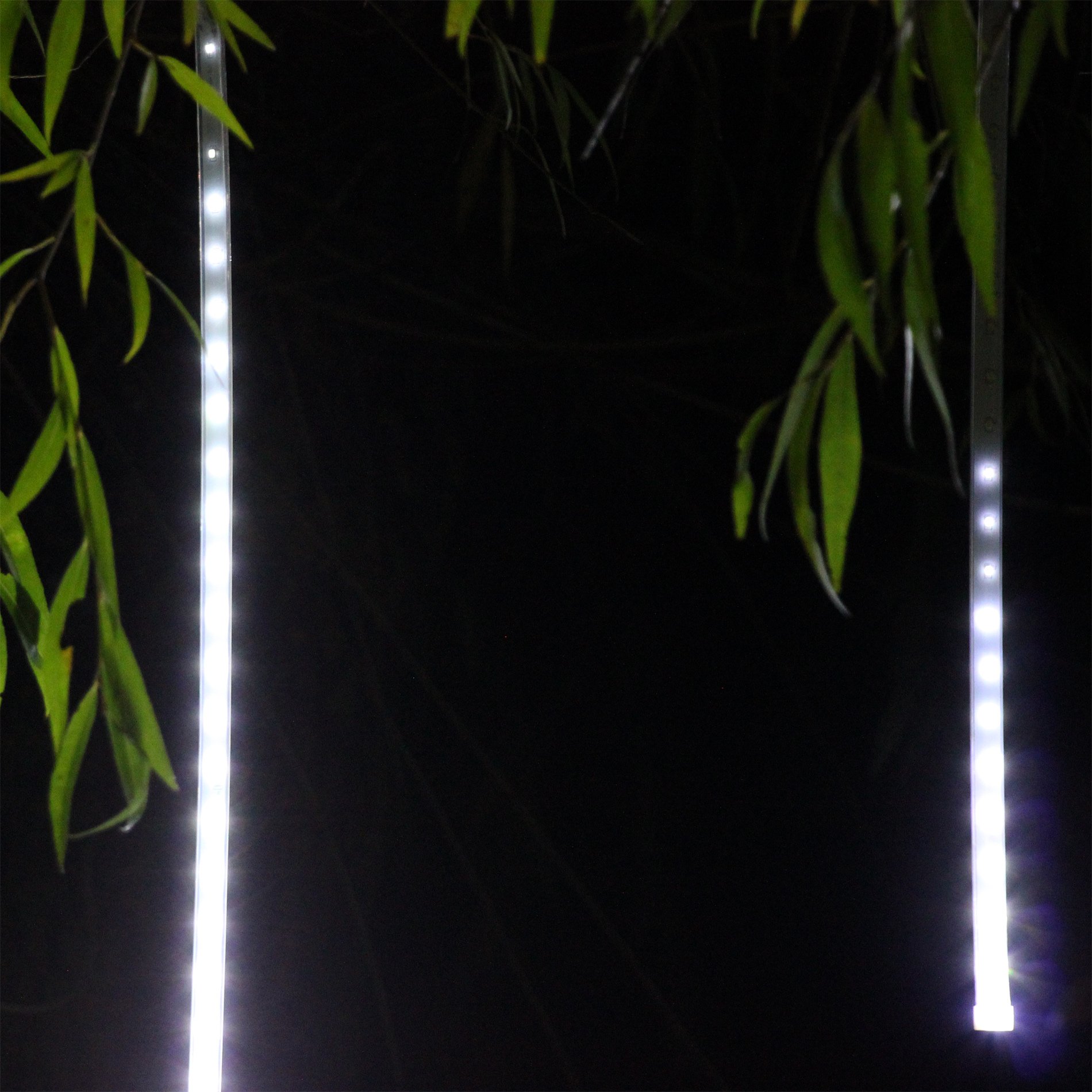 Stalactite lumineuse L3,60 m Glaçons Blanc froid 81 LED - Décoration  lumineuse - Eminza