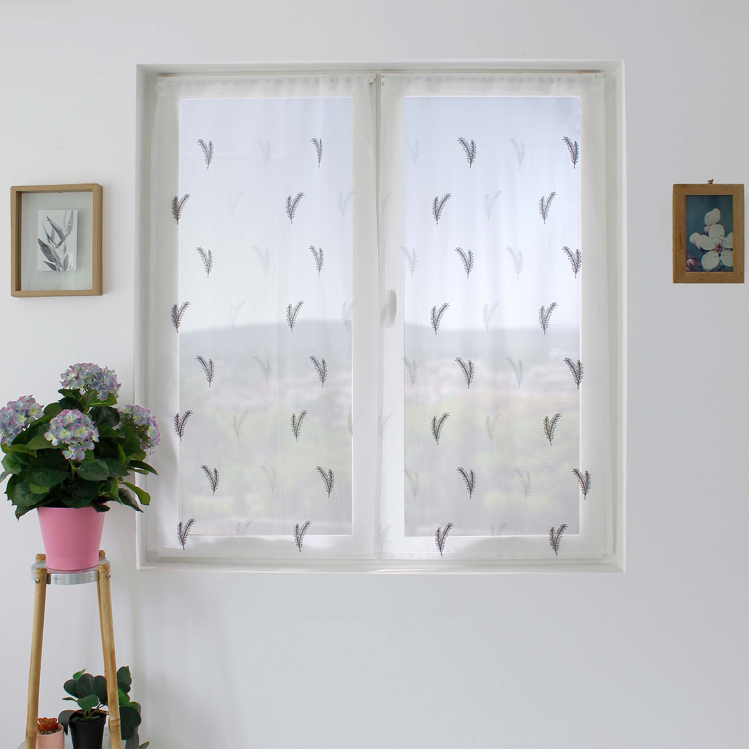 Paire De Rideaux Voilés Passe-tringle Douceur D'Intérieur - 2x70x200 Cm - Karla Taupe - Tissé Appliqué élégant