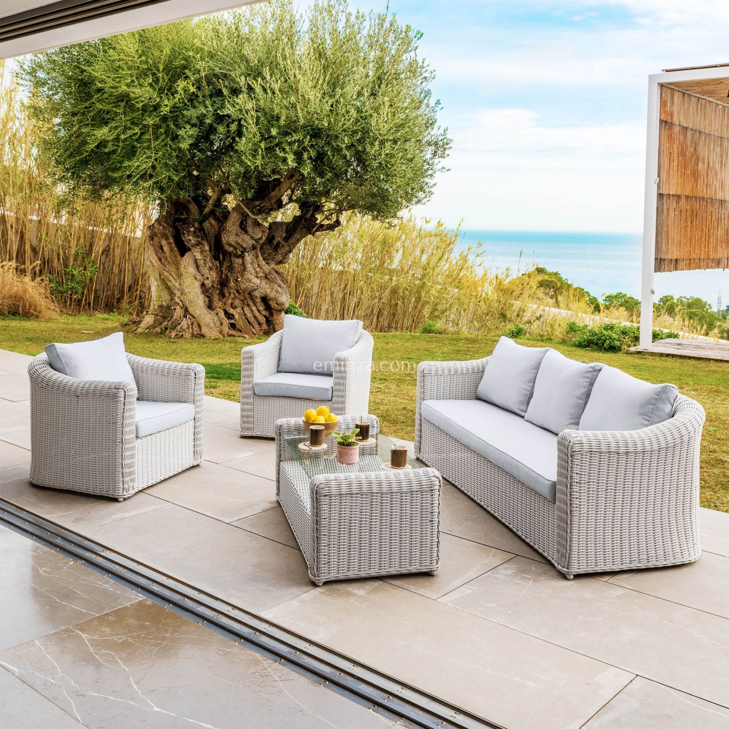Salon De Jardin En R sine Tress e 5 Places 4 Pcs Calvi Blanc Et Gris 